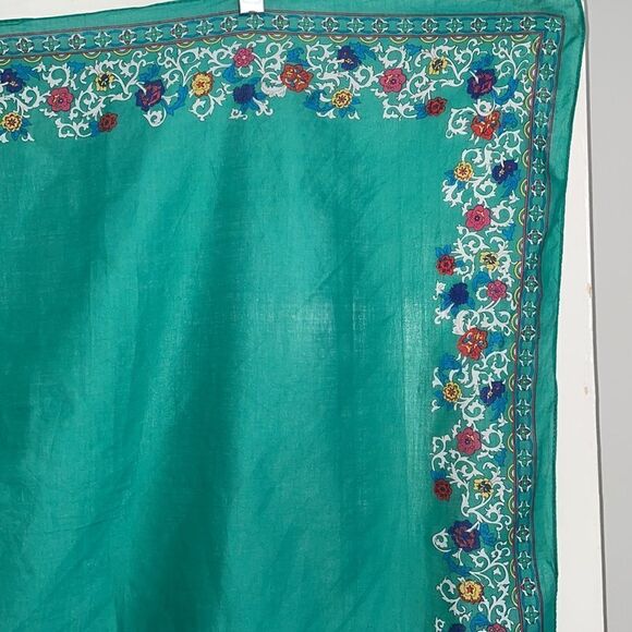 Vtg Ginnie Johansen green square scale with paisley border - Picture 3 of 9